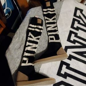 Super rare never worn vs mukluks